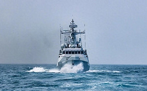 菲艦「硬闖」黃岩島與解放軍「硬碰硬」! 中專家：疑馬可仕為救低迷選情