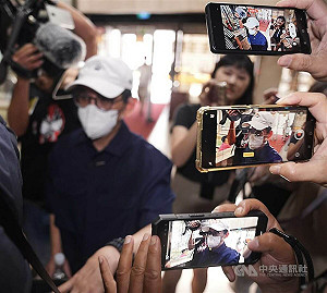 黃子佼涉持有兒少性影片 北檢再移送586個併案二審