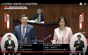 聽到卓榮泰酸「一知半解」 翁曉玲怒：你不要質疑我一個法學教授的專業