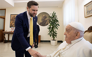 （影）義大利為范斯妻封競技場挨轟! 訪教宗、印度 美副總統出訪爭議多