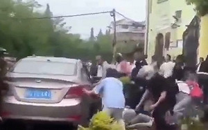 (影) 當場撞死十幾人！浙江小學放學遭惡意衝撞 街上人倒一地 場景如同煉獄
