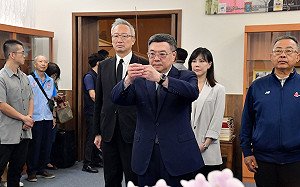 卓揆赴教宗方濟各靈堂追思 緬懷方濟各一生勤儉、關愛世人