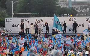 館長挺韓罵韓再挺韓 黃瓊慧酸「做人的彈性未免也太大了」