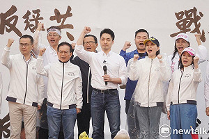 快訊》蔣萬安率北市立委議員登台 小草台下怒嗆「游淑慧下台」