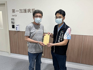 台中沙鹿向上路聯結車連撞車禍 區公所慰助受傷民眾