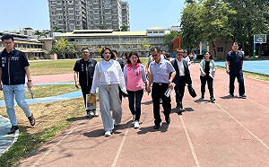 邀國教署實地勘查鳳山校園  陳菁徽、李雅靜爭取多項建設 
