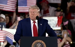 川普吹噓自己是美史上最成功就職百日! 民調卻顯示民眾不滿日益加深