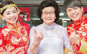 嘎嬤告別式圓滿結束！蔡阿嘎微笑送最後一程：我們改天見 