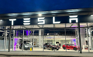 Optimus喊卡！Tesla人型機器人踩煞車真相曝光