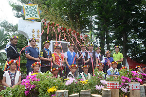 原住民實驗教育  南王Puyuma花環國小生學射箭
