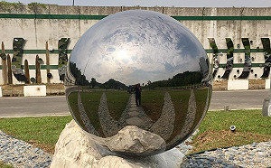 裝置藝術-網球之光 淡化202兵工廠火藥味