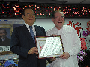 國民黨新北市主委上任！李乾龍：穩住新北