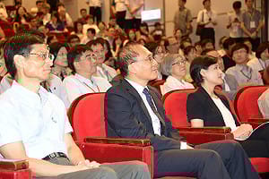 林全:研議設立青少年文化教育帳戶和文化卡