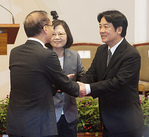 賴神來了! 接新閣揆 : 解決問題展現執行力