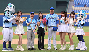 韓駐台代表替悍將開球 開心韓籍啦啦隊被溫暖接受