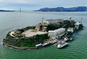 重啟惡魔島! 獄滿為患 川普將令重啟、打造終極監獄關「全美最狠重犯」