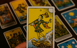 每日運勢自己算！ChatGPT幫你抽塔羅、解神諭、算靈數全攻略