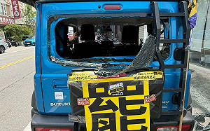 苗栗罷免宣傳車遭暴力攻擊 砸破後檔及左右車窗