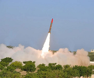 印巴劍拔弩張！巴基斯坦連出2拳 導彈試射、經貿全封