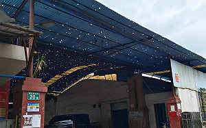 冰雹襲擊廣東！極端劇烈天氣頻發 工廠棚頂被打成「星空」