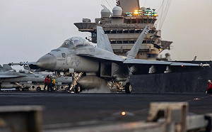 降落攔阻系統故障 美戰機又跳紅海! 一周掉2架 又是杜魯門號 又是F/A-18