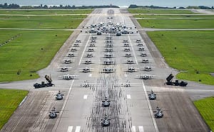 美軍沖繩嘉手納基地「大象漫步」 53機＋2「愛國者」入列