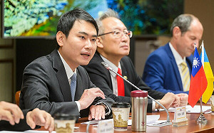 烏克蘭無人機突襲展示新戰法 陳冠廷預警:戰法極可能被中國複製