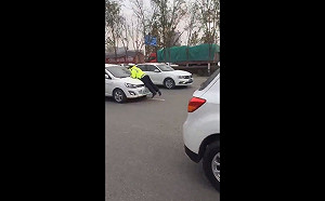 (影) 公路「推警」運動流行! 中國多地反抗警方執法 寧波警揭權貴違法抖音號被封