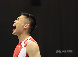 台北羽球賽周天成逆轉晉4強  17歲對手落敗爆哭