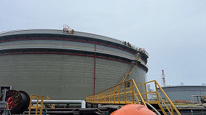 中油大林廠儲油槽頂雷擊起火迅速撲滅 持續警戒