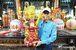 台南300人物誌— 許献平為鹽鄉文史深耕勤耘  深研有應公信仰成「神鬼行者」