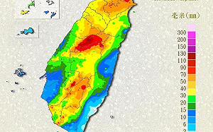 全台16縣市大雨特報！大雪山埡口今累積雨量破百 居全台之冠
