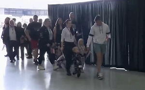 (影）美首次接收白種南非人為難民! 川普推動快速通道惹爭議