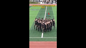 (影) 提前就業培訓? 中國大學運動會「風塵味」舞蹈惹議 網笑:領導就愛這口.....