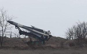 (影）俄預警機與圖-22M3轟炸機被它擊落! 烏首度公開 S-200防空飛彈