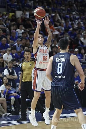 PLG盧峻翔飆28分帶頭衝 領航猿總冠軍賽扳平勇士