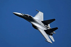 南海戰機對峙! 殲-16 與美軍機南海纏鬥50分鐘? 專家:突破傳統空戰常識