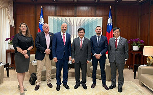 波蘭智庫來訪 林佳龍：願深入交流應對境外勢力資訊操弄