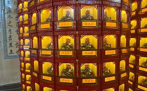 罷免投票壓力大！ 傅崐萁家族遭爆點6千盞光明燈  網傻眼：是在買贖罪券？ 