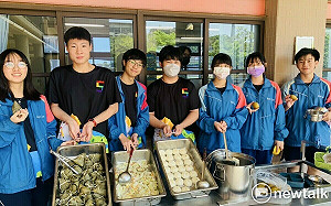 「營」向5A＋＋！期勉順利包高中  臺南學校午餐為考生加油打氣