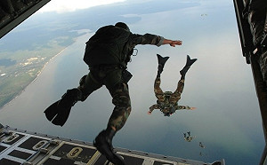 「適逢」川普生日! 華府大閱兵斥重資 6.6萬士兵、50飛機、150軍車參加