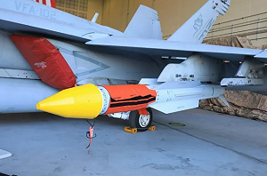 「超視距獵殺」啟動！美F/A-18F日本掛AIM-174B 劍指中國戰略節點 
