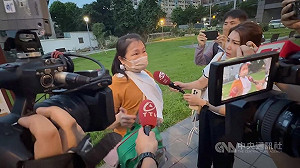 三峽車禍 傷患包紮後返事故現場撿拾孩子書包