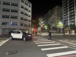 高雄男穿越路口突躺斑馬線上  與車輛發生碰撞身亡