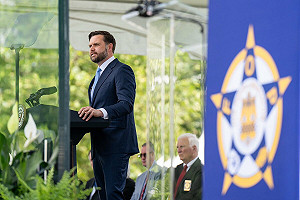 萬斯認為自己還不夠格2028選總統 否認與盧比奧有心結