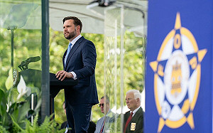 萬斯認為自己還不夠格2028選總統 否認與盧比奧有心結