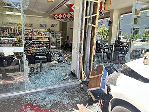 下山途中撞超商釀2輕傷 駕駛稱踩不到煞車