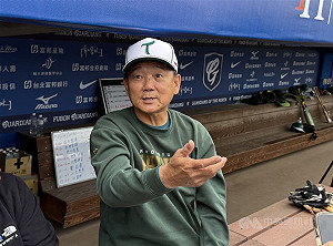 妨礙跑壘屬主觀認定 洪一中:就看球員臨場反應