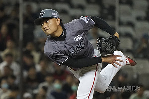 徐若熙8局無失分本季首勝 吉力吉撈開轟龍擊敗雄鷹