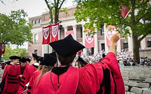 槓上哈佛大學、要求交外籍學生名單! 川普:確保他們不是「麻煩製造者」